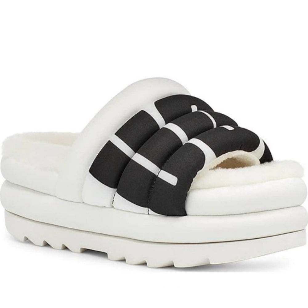 NIB UGG Puft Maxi Slide Logo White Real Lamb Fur - Size 6 - Picture 2 of 13
